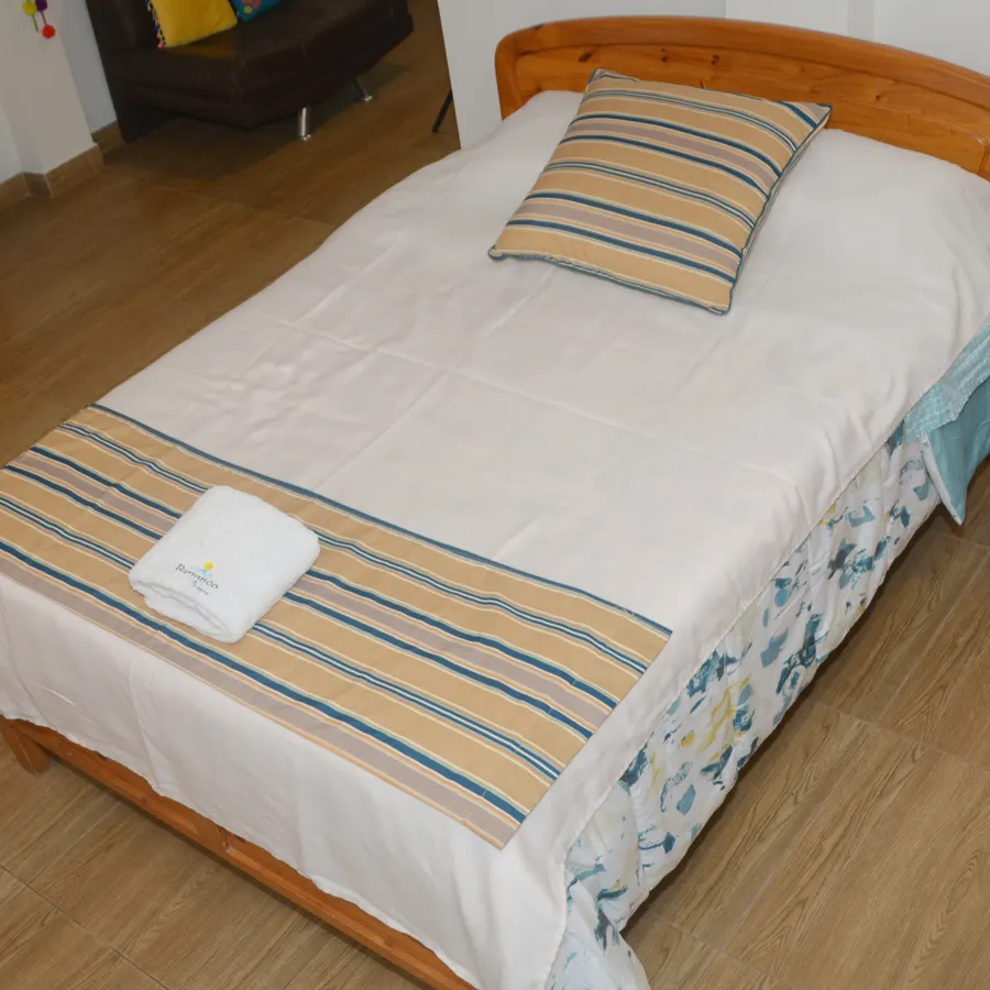 Cama doble del piso 2, vista desde la entrada